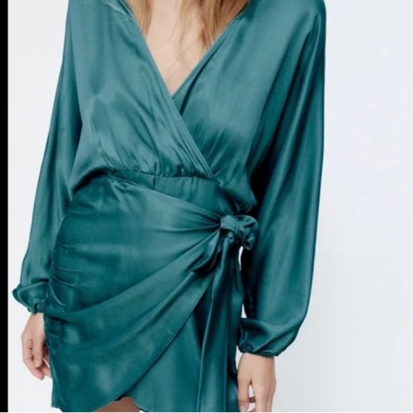 Zara Mini Dress - Picture 1 of 8
